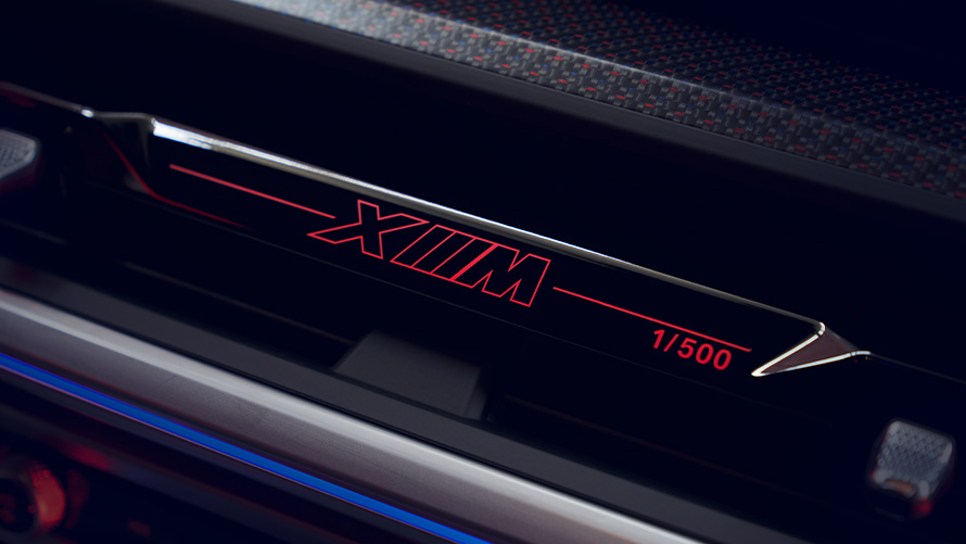 Exclusif, expressif, électrifié : le nouveau SUV Hybride Rechargeable premium BMW XM combine une présence impressionnante avec les hautes performances d'une BMW M et une technologie Hybride Rechargeable puissante de dernière génération.