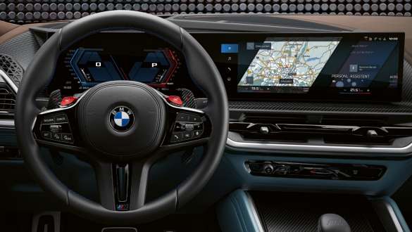 Découvrez la nouvelle BMW i5 100% électrique chez SAVY. Plongez dans monde de conduite éco-responsable sans compromis sur le confort et l'innovation technologique.